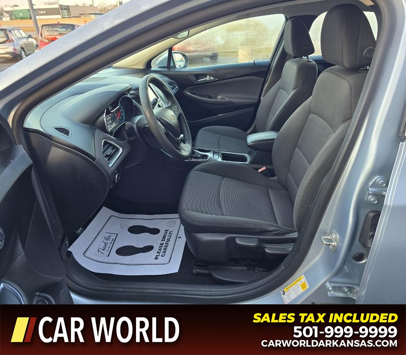 Chevrolet Cruze Vehicle Full-screen Gallery Image 8