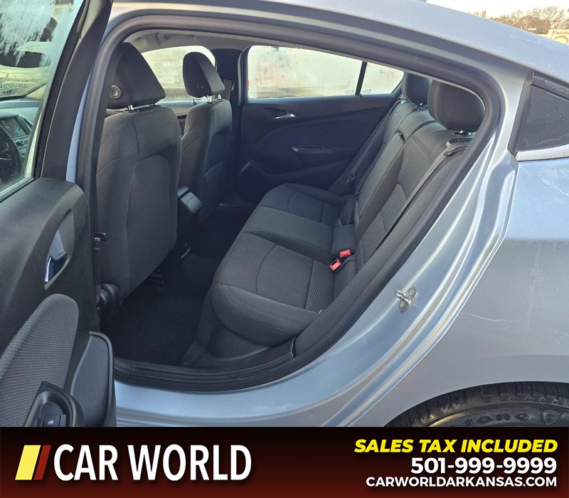 Chevrolet Cruze Vehicle Full-screen Gallery Image 10