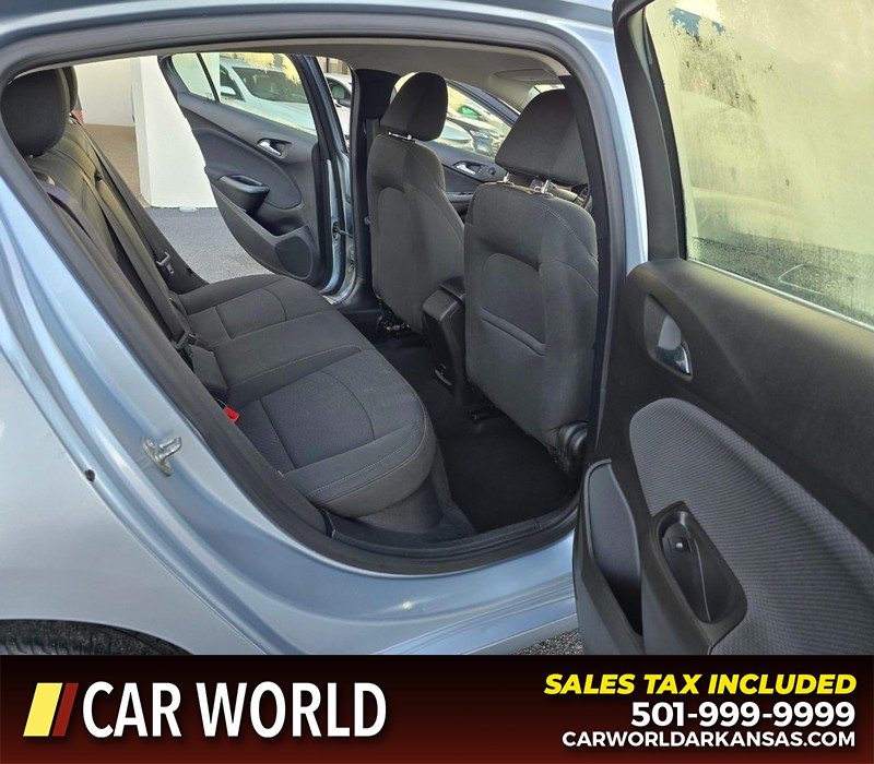 Chevrolet Cruze Vehicle Full-screen Gallery Image 12