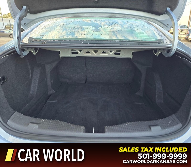 Chevrolet Cruze Vehicle Full-screen Gallery Image 13