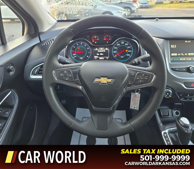 Chevrolet Cruze Vehicle Full-screen Gallery Image 15