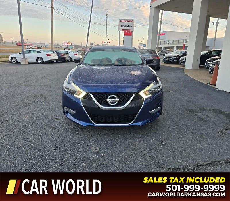 Nissan Maxima Vehicle Full-screen Gallery Image 2