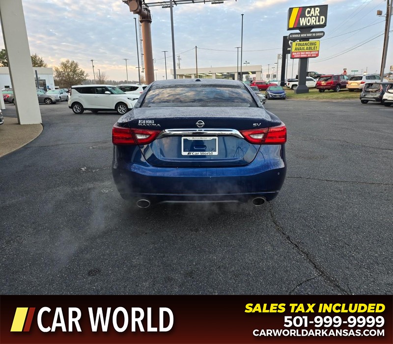 Nissan Maxima Vehicle Full-screen Gallery Image 5