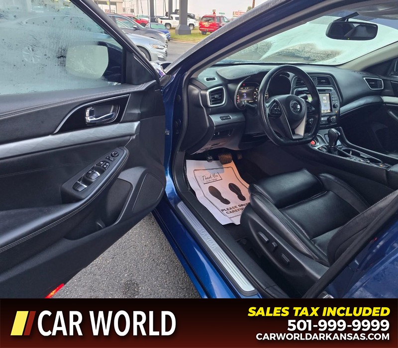 Nissan Maxima Vehicle Full-screen Gallery Image 7