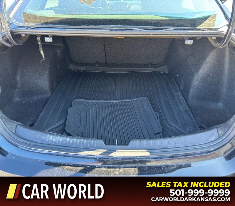 Chevrolet Malibu Vehicle Full-screen Gallery Image 6