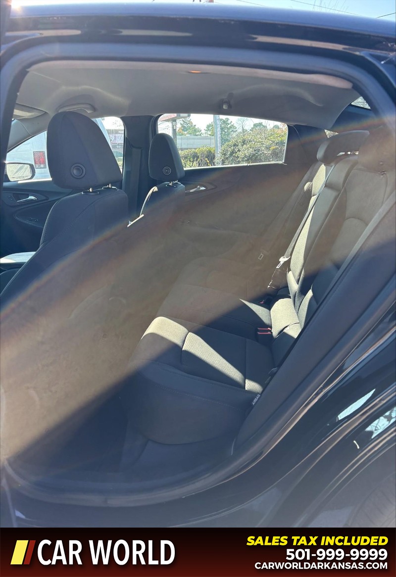 Chevrolet Malibu Vehicle Full-screen Gallery Image 15