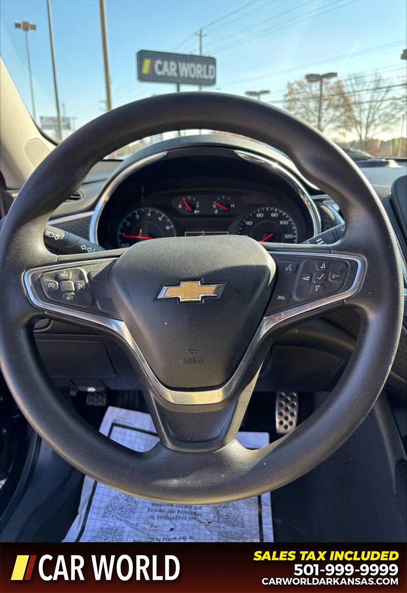 Chevrolet Malibu Vehicle Full-screen Gallery Image 19