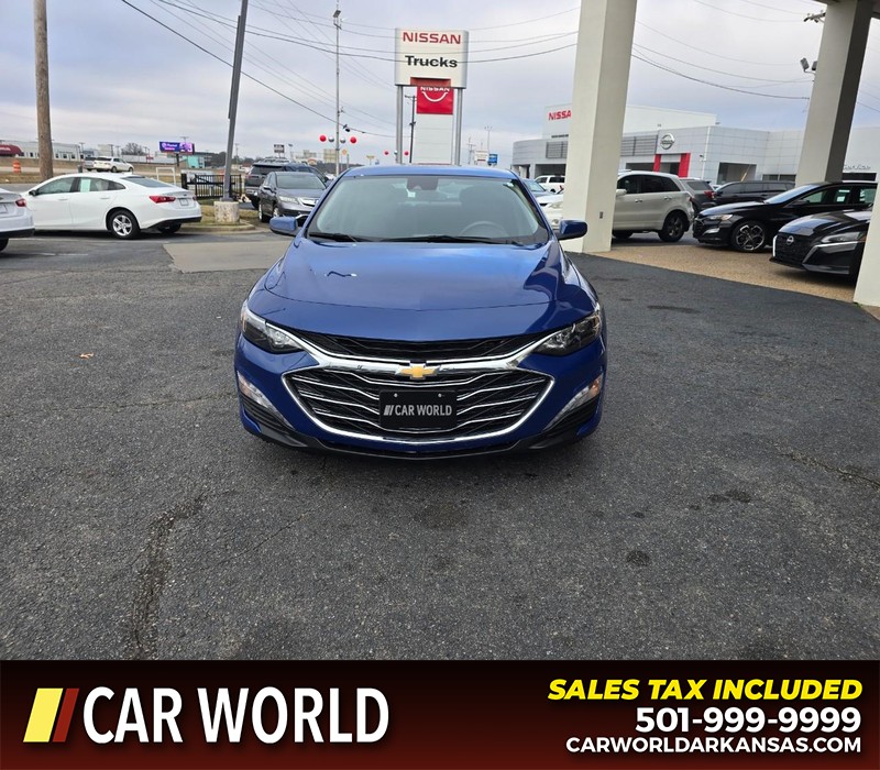 Chevrolet Malibu Vehicle Full-screen Gallery Image 2