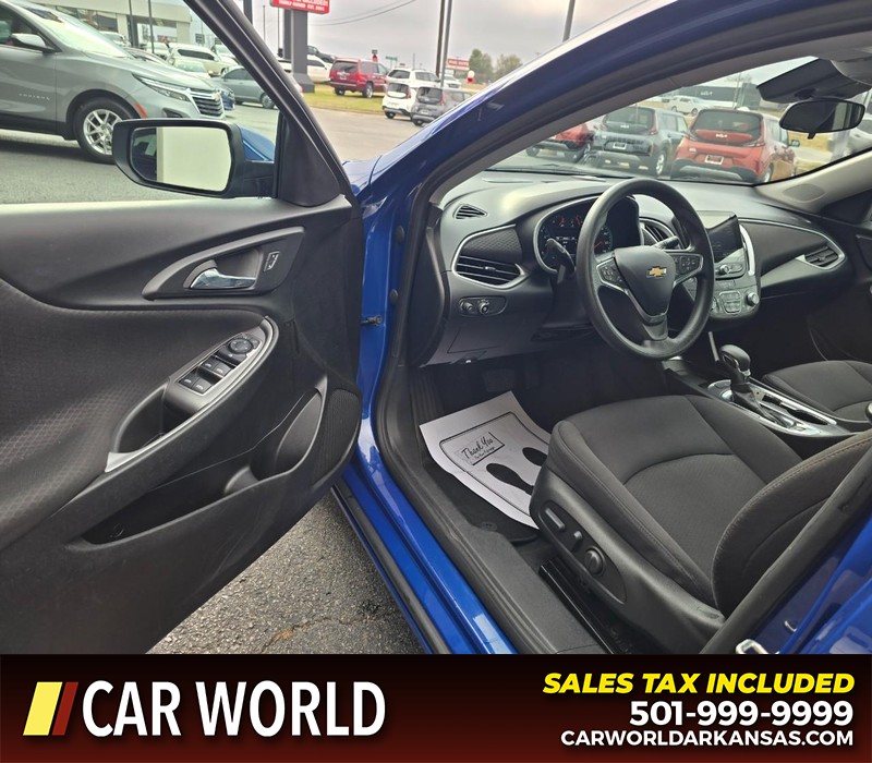 Chevrolet Malibu Vehicle Full-screen Gallery Image 7