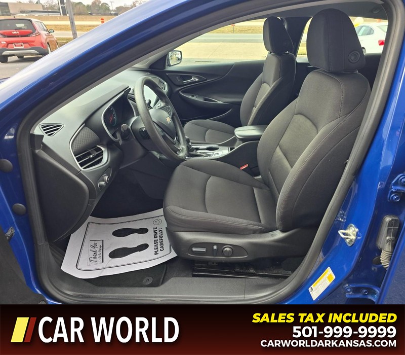 Chevrolet Malibu Vehicle Full-screen Gallery Image 8