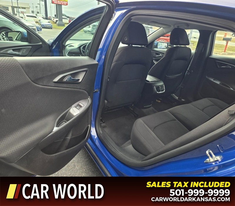 Chevrolet Malibu Vehicle Full-screen Gallery Image 9