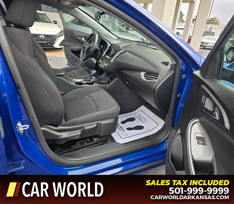 Chevrolet Malibu Vehicle Full-screen Gallery Image 11