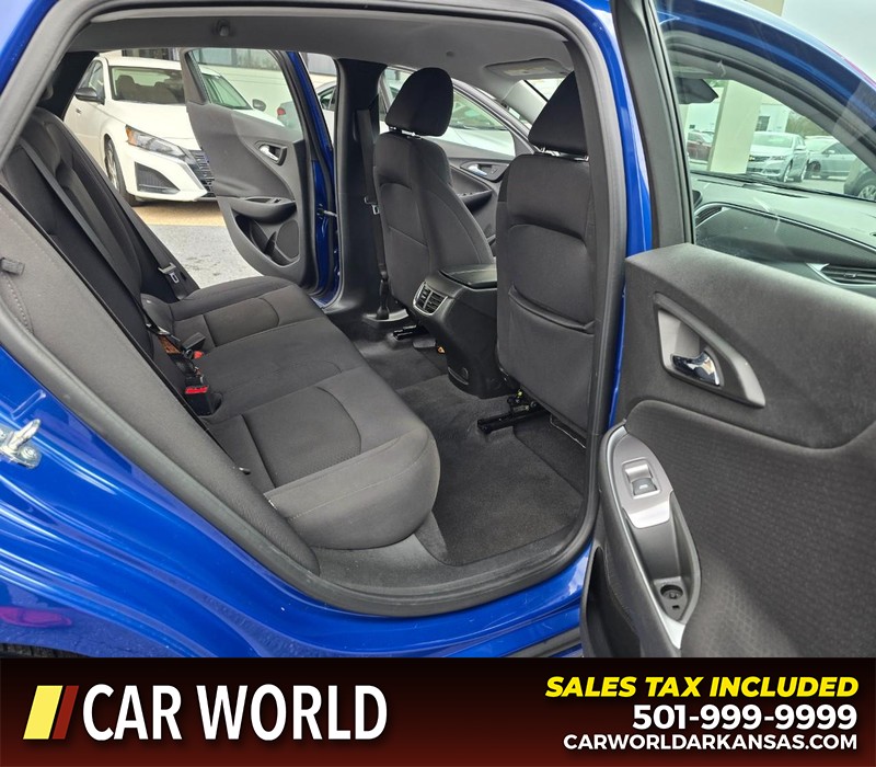 Chevrolet Malibu Vehicle Full-screen Gallery Image 12