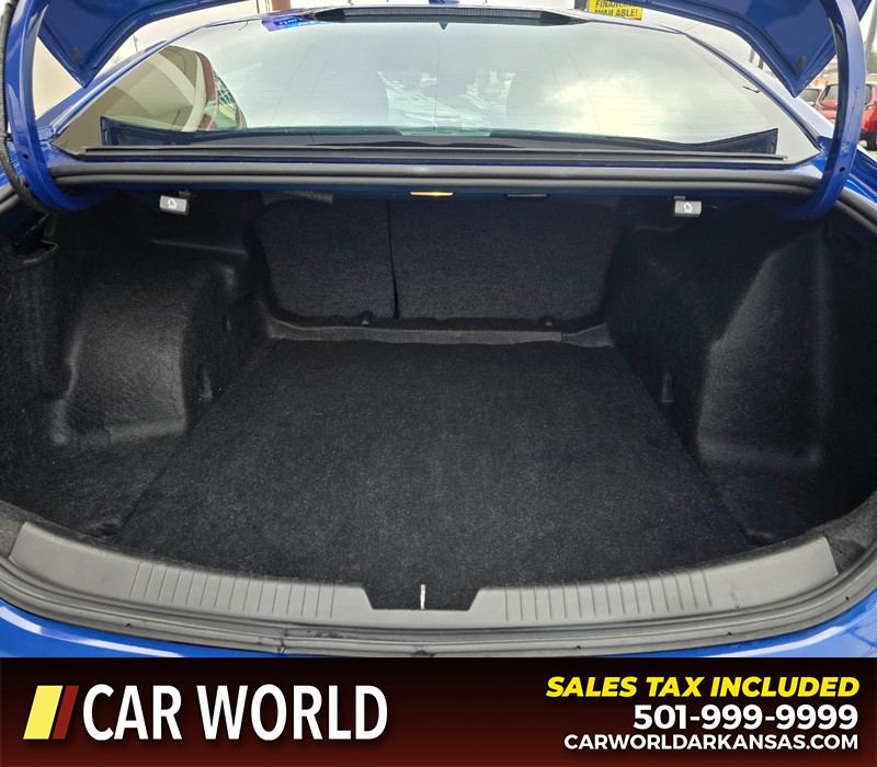 Chevrolet Malibu Vehicle Full-screen Gallery Image 13