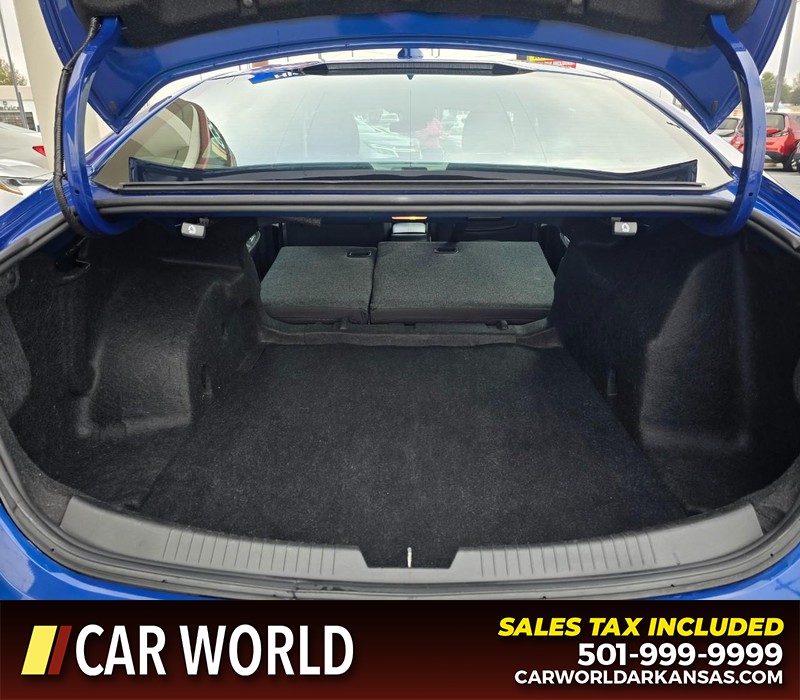 Chevrolet Malibu Vehicle Full-screen Gallery Image 14