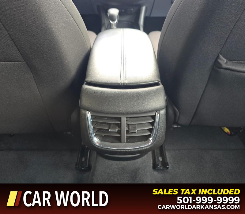 Chevrolet Malibu Vehicle Full-screen Gallery Image 19