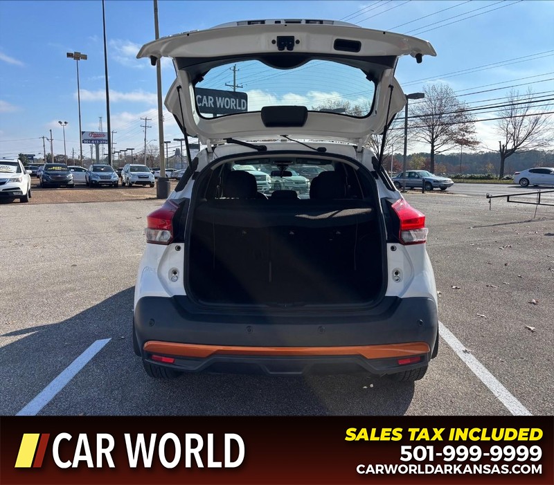 Nissan Kicks Vehicle Full-screen Gallery Image 5