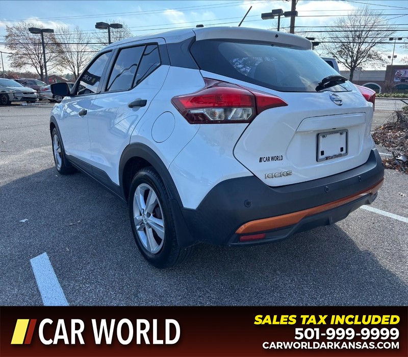 Nissan Kicks Vehicle Full-screen Gallery Image 7