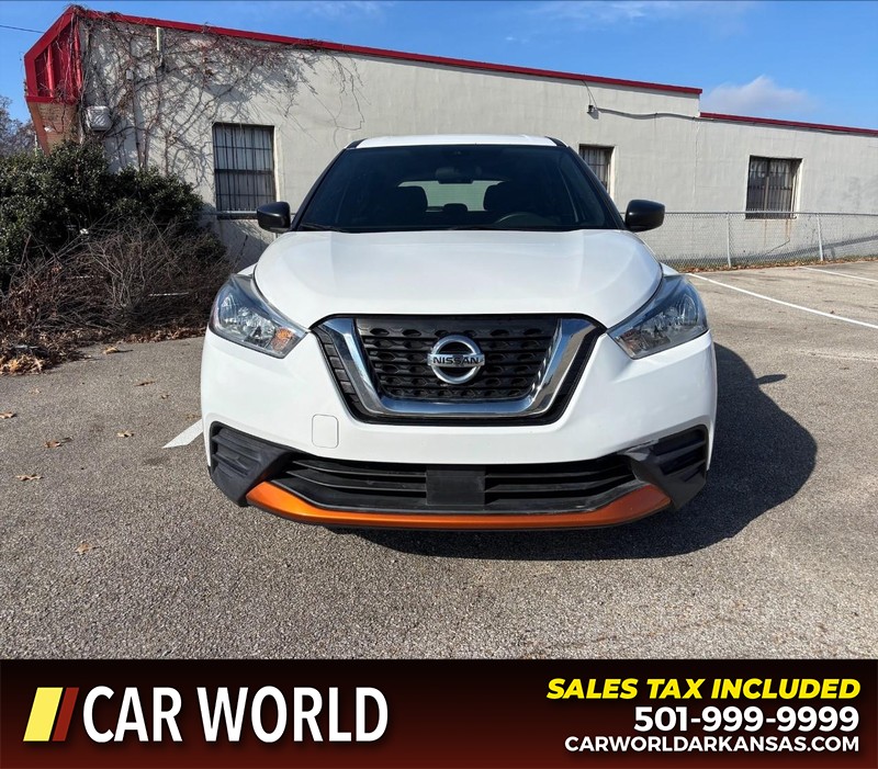 Nissan Kicks Vehicle Full-screen Gallery Image 10