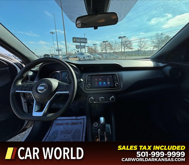 Nissan Kicks Vehicle Full-screen Gallery Image 16