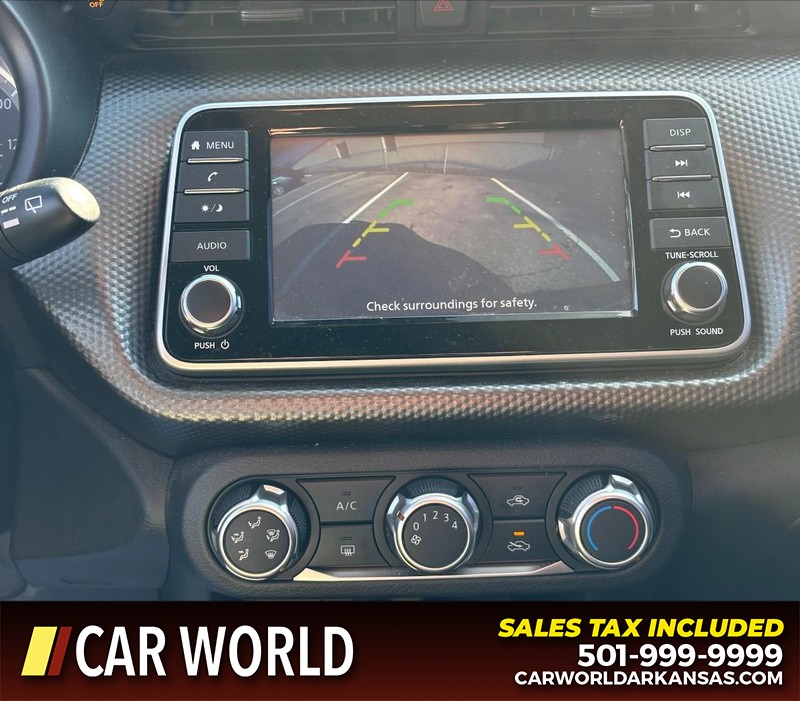 Nissan Kicks Vehicle Full-screen Gallery Image 18