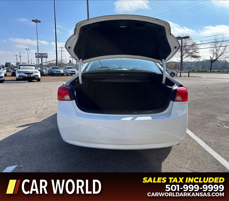 Chevrolet Impala Vehicle Full-screen Gallery Image 5