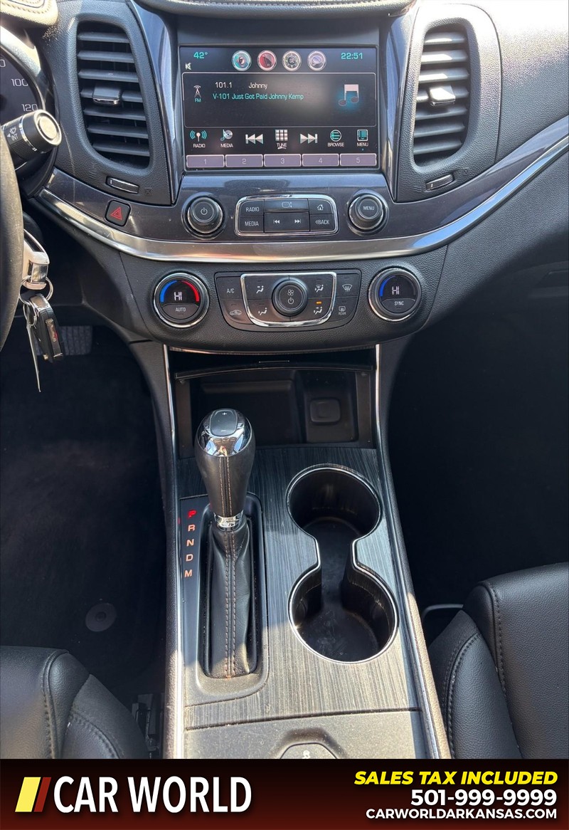 Chevrolet Impala Vehicle Full-screen Gallery Image 17