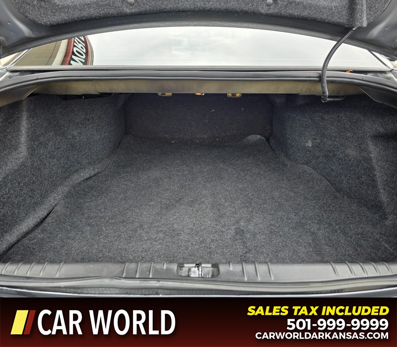 Chevrolet Impala Limited Vehicle Full-screen Gallery Image 13