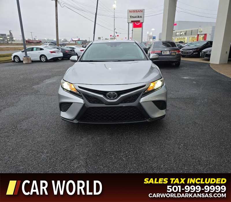 Toyota Camry Vehicle Full-screen Gallery Image 2