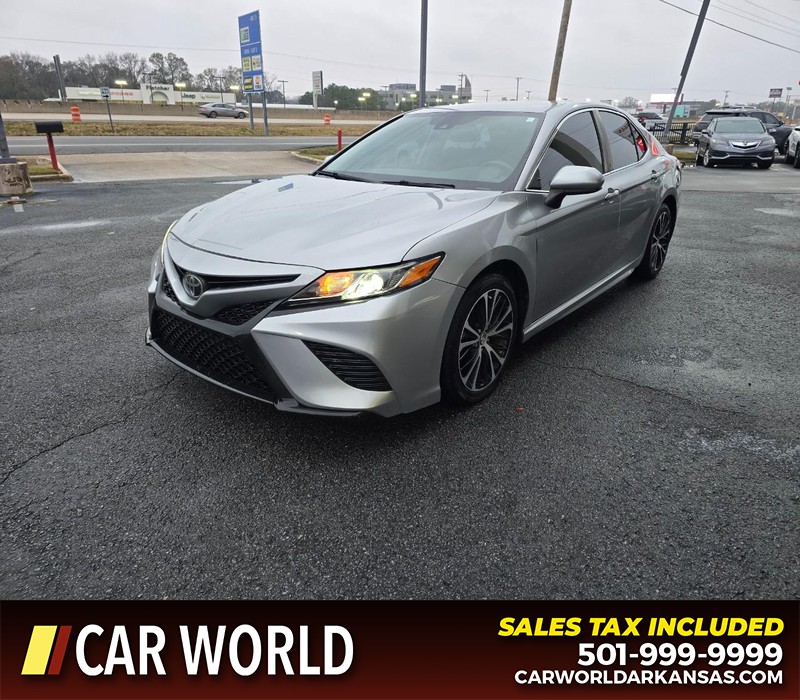 Toyota Camry Vehicle Full-screen Gallery Image 3