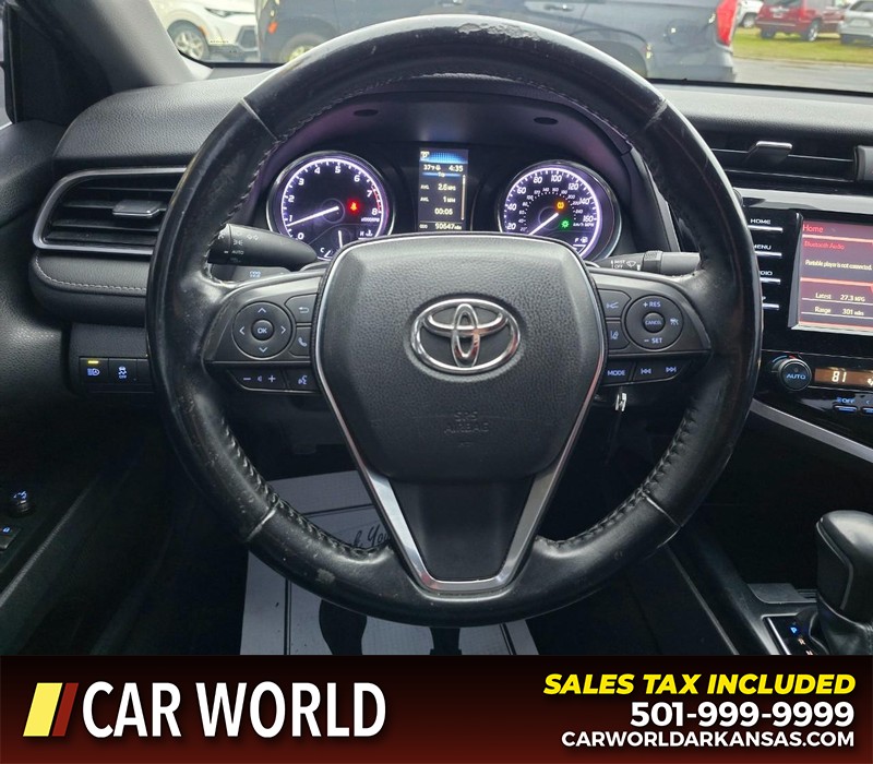 Toyota Camry Vehicle Full-screen Gallery Image 15