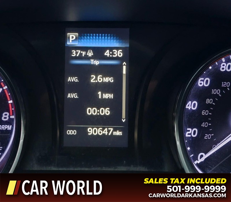 Toyota Camry Vehicle Full-screen Gallery Image 16