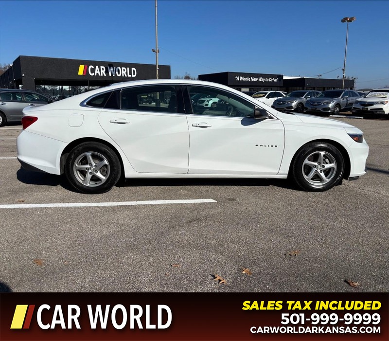 Chevrolet Malibu Vehicle Full-screen Gallery Image 2