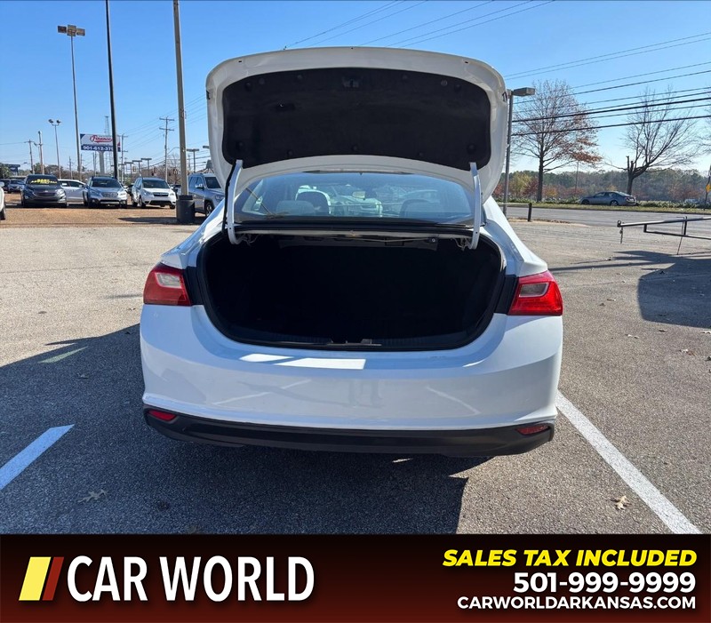 Chevrolet Malibu Vehicle Full-screen Gallery Image 5