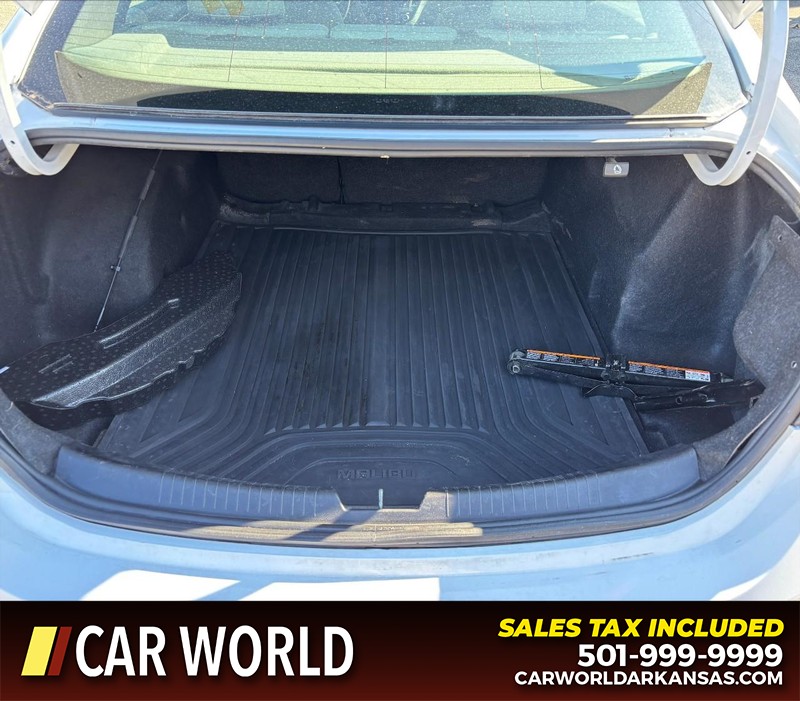 Chevrolet Malibu Vehicle Full-screen Gallery Image 6