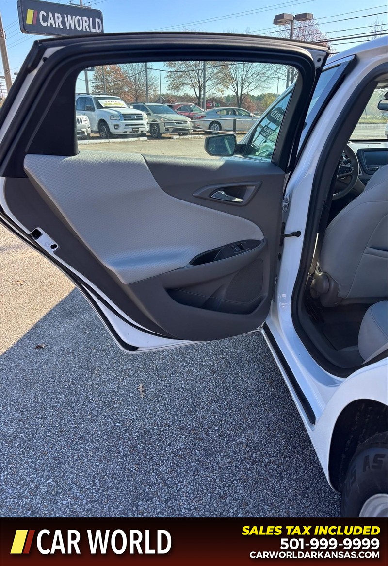 Chevrolet Malibu Vehicle Full-screen Gallery Image 14