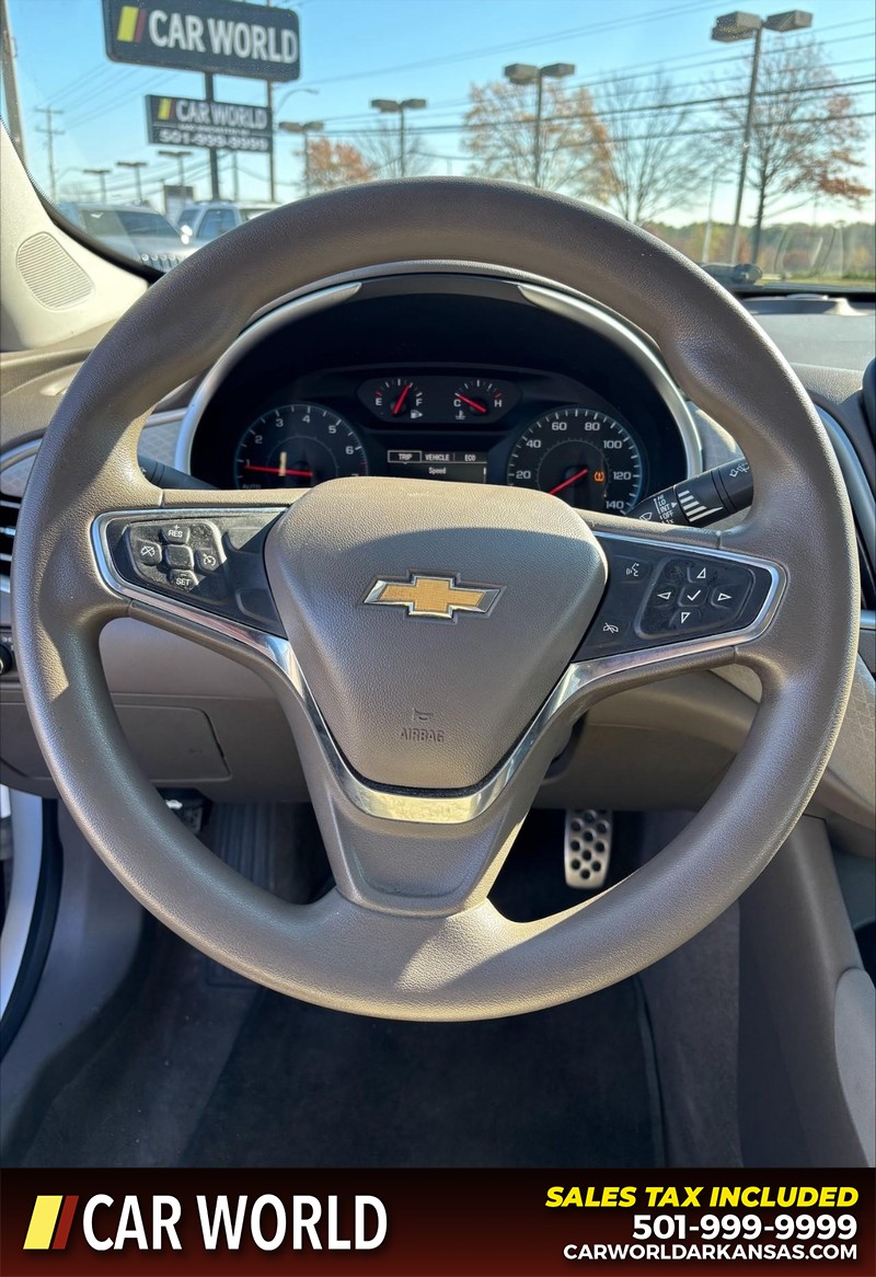 Chevrolet Malibu Vehicle Full-screen Gallery Image 19