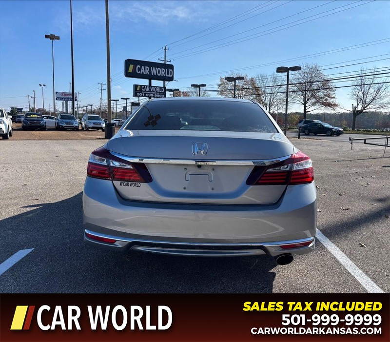 Honda Accord Sedan Vehicle Full-screen Gallery Image 4