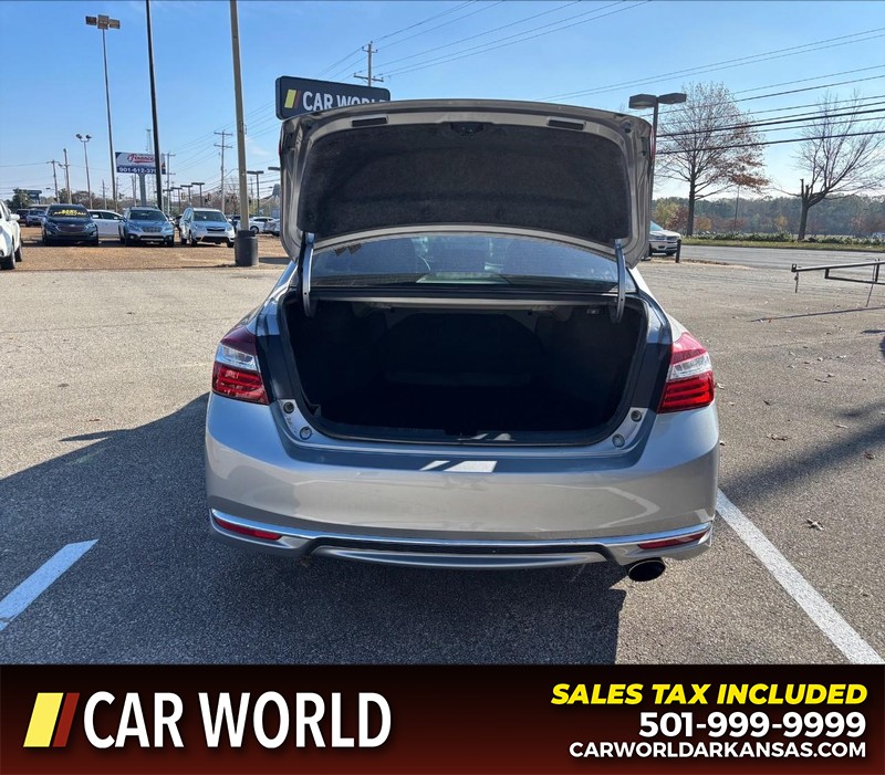 Honda Accord Sedan Vehicle Full-screen Gallery Image 5