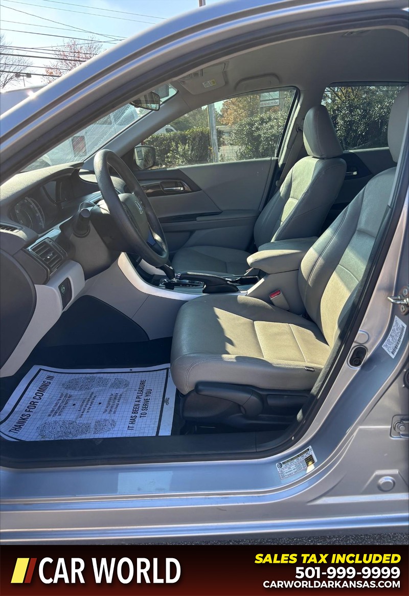 Honda Accord Sedan Vehicle Full-screen Gallery Image 13