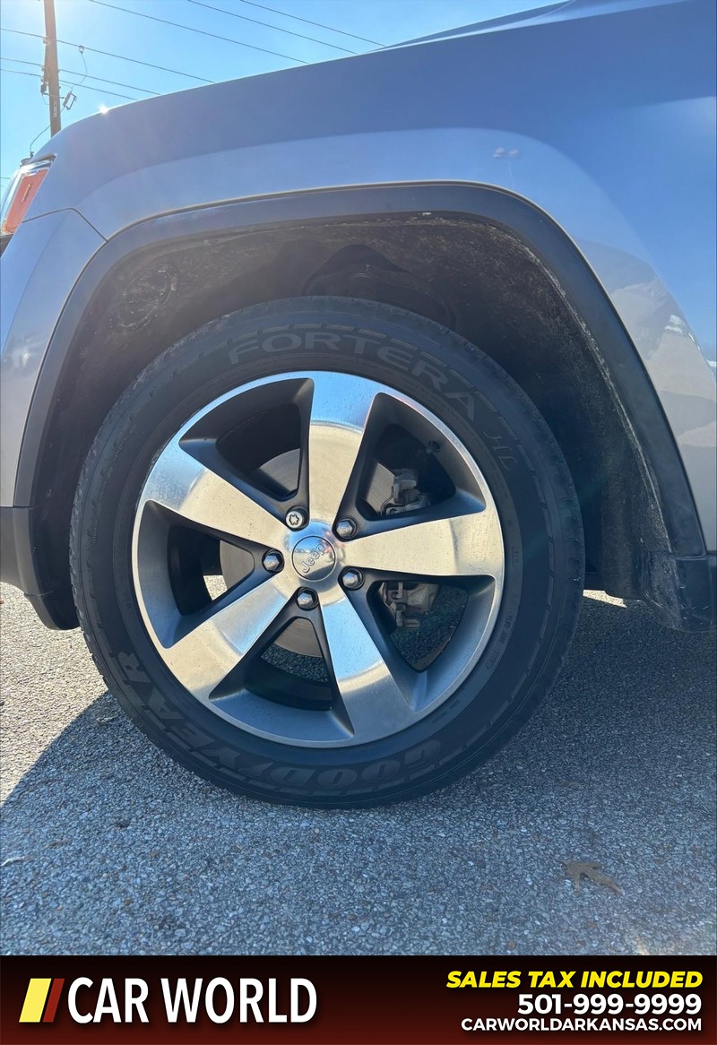 Jeep Grand Cherokee Vehicle Full-screen Gallery Image 12