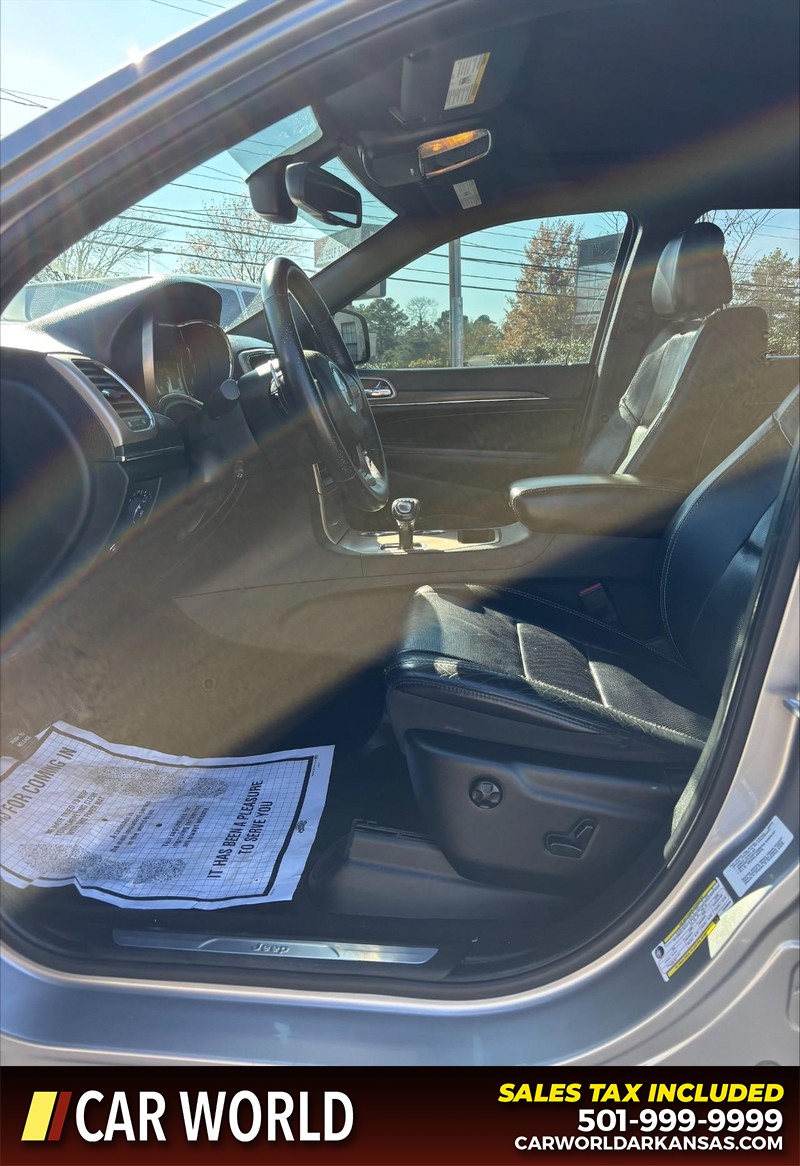 Jeep Grand Cherokee Vehicle Full-screen Gallery Image 14