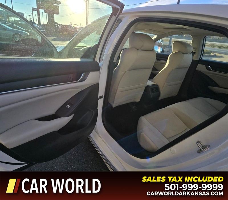 Honda Accord Sedan Vehicle Full-screen Gallery Image 10