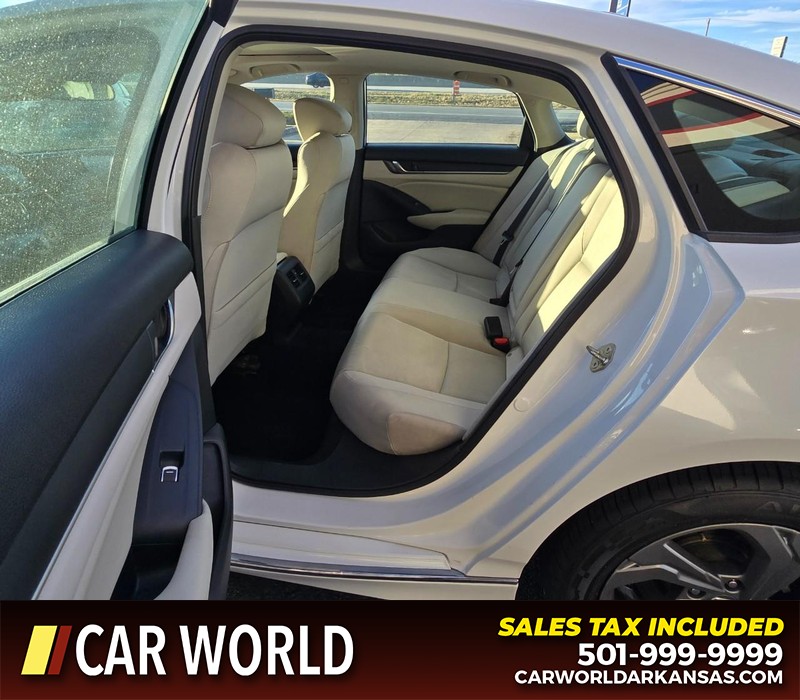 Honda Accord Sedan Vehicle Full-screen Gallery Image 11