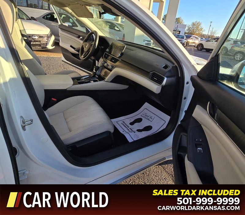 Honda Accord Sedan Vehicle Full-screen Gallery Image 12