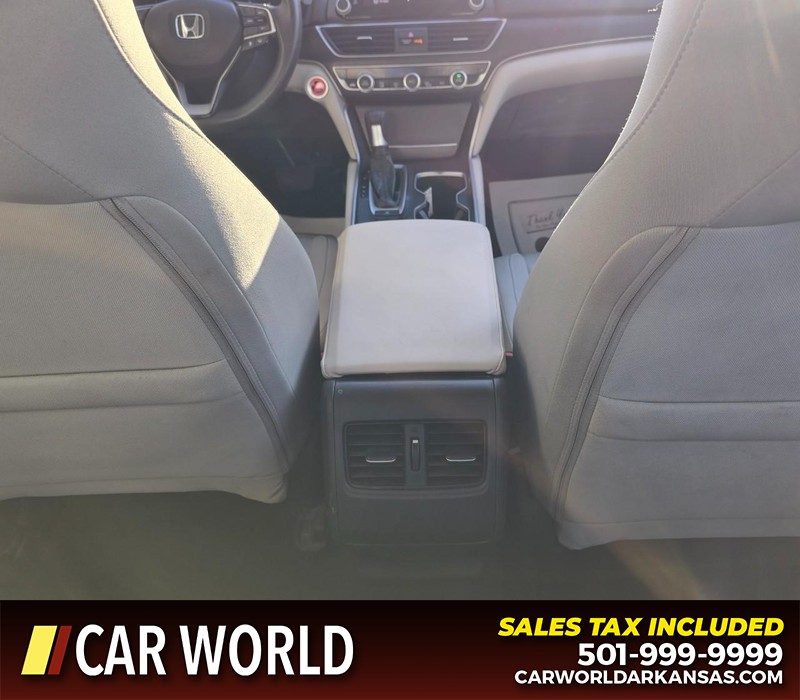 Honda Accord Sedan Vehicle Full-screen Gallery Image 21