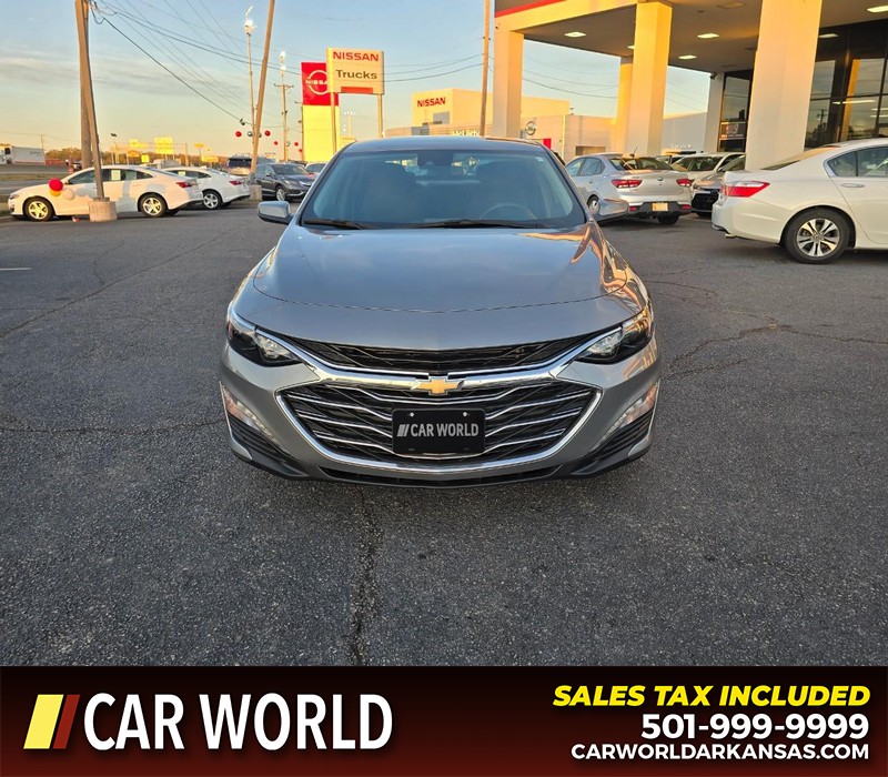 Chevrolet Malibu Vehicle Full-screen Gallery Image 2