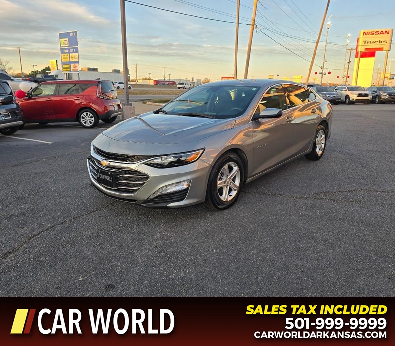 Chevrolet Malibu Vehicle Full-screen Gallery Image 3