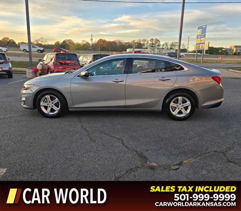 Chevrolet Malibu Vehicle Full-screen Gallery Image 4