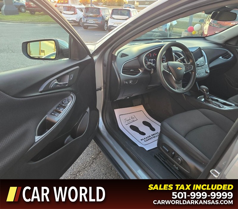 Chevrolet Malibu Vehicle Full-screen Gallery Image 7